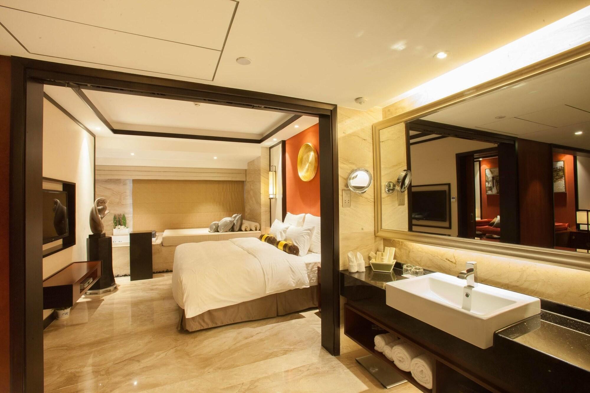 Nanning Landmark Hotel Экстерьер фото